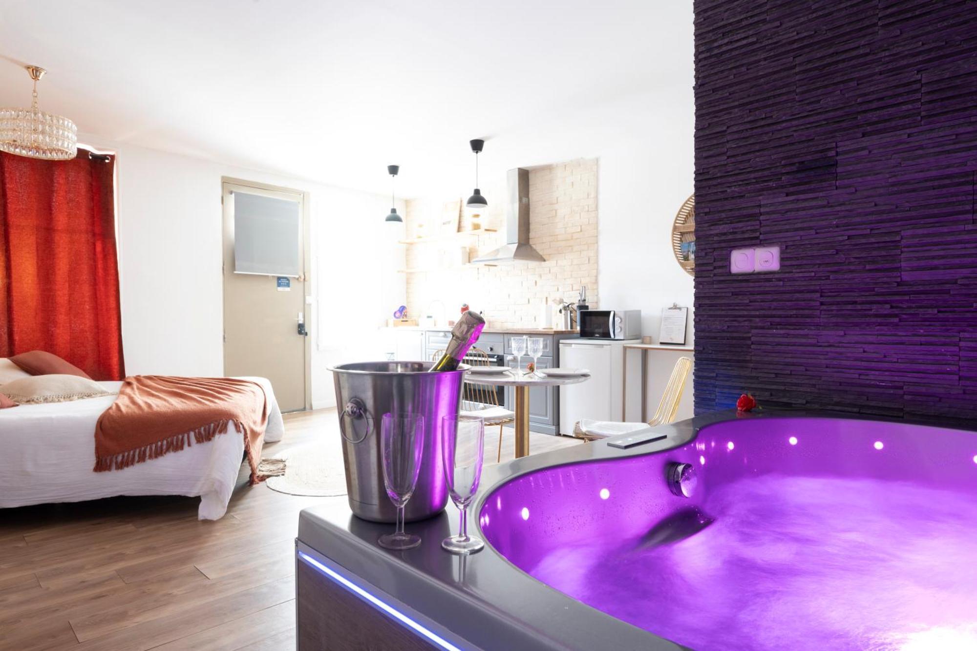 Loft Romantique - Spa Privatif - Spa Noctambulles Hyères Esterno foto