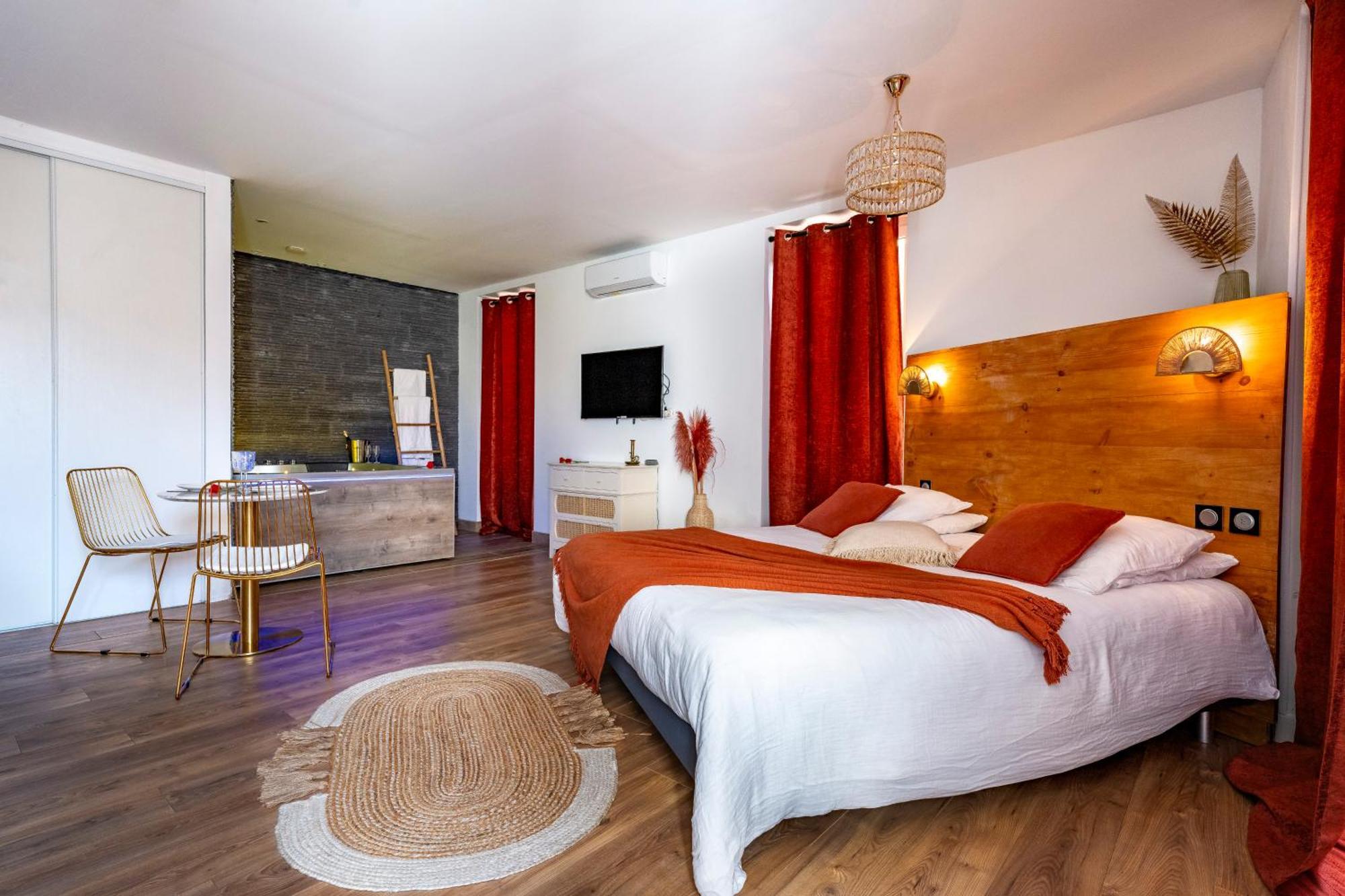 Loft Romantique - Spa Privatif - Spa Noctambulles Hyères Esterno foto