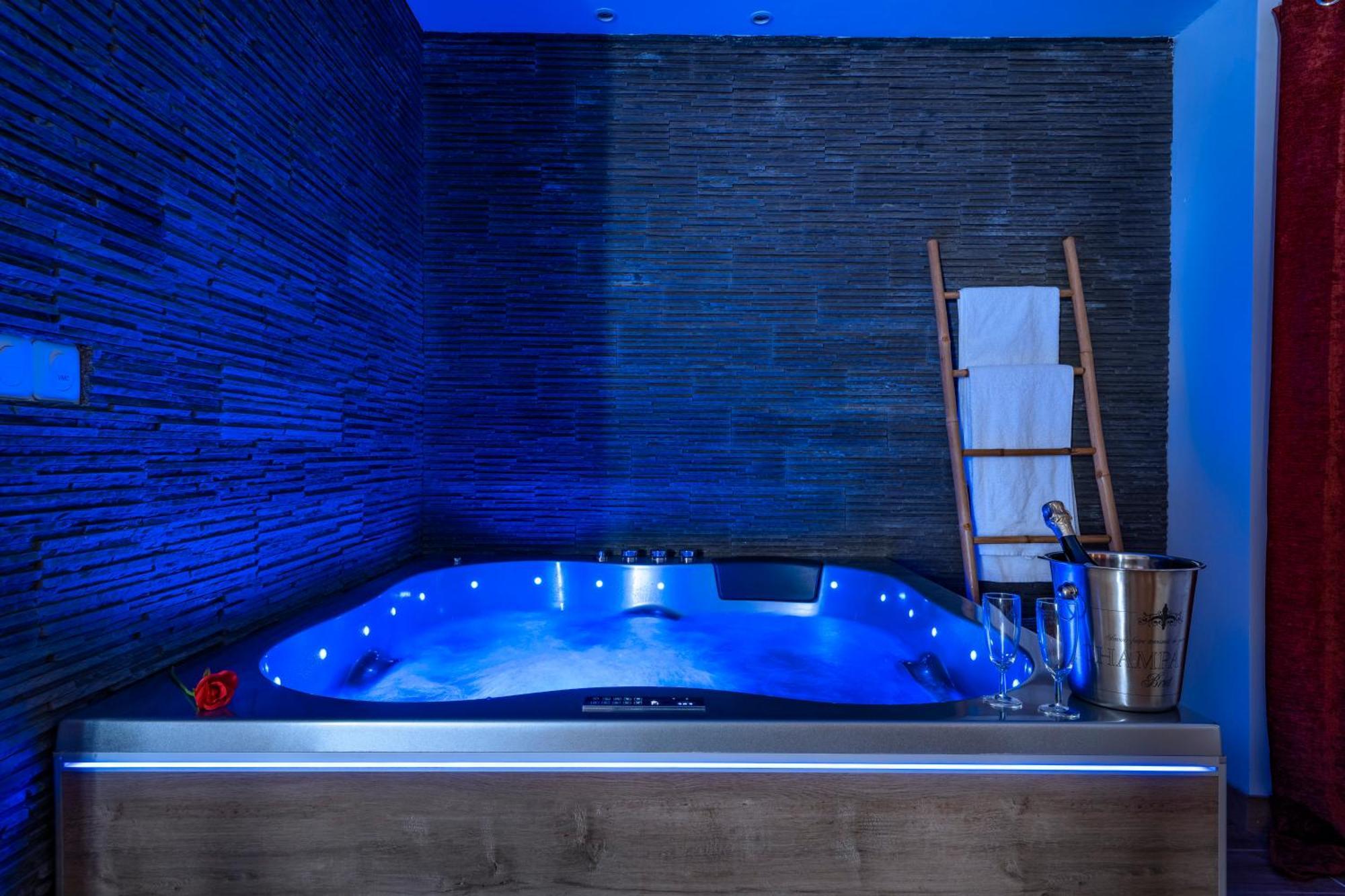 Loft Romantique - Spa Privatif - Spa Noctambulles Hyères Esterno foto
